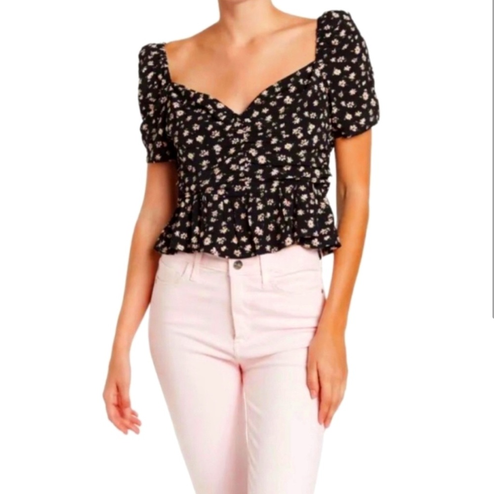 NWT Astr the Label Black Ditsy Floral Cropped Blouse